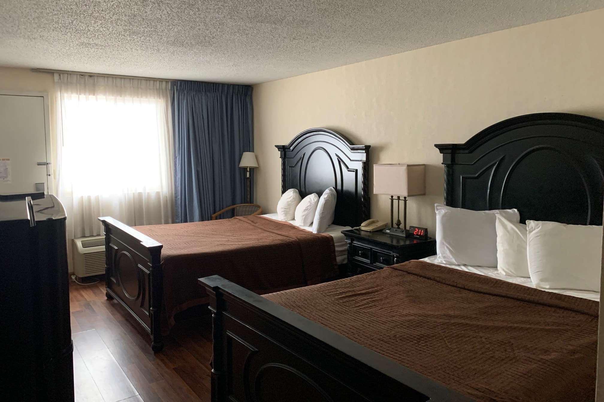 Travelodge By Wyndham גיילורד מראה חיצוני תמונה