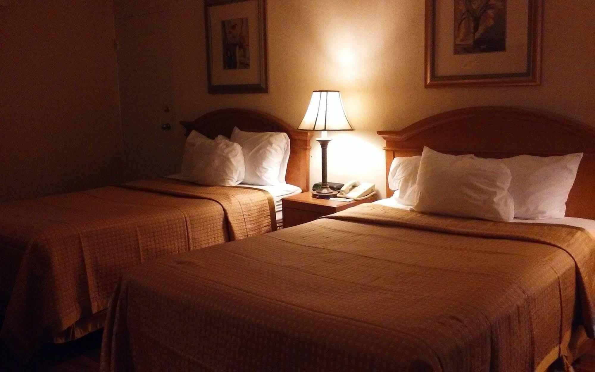 Travelodge By Wyndham גיילורד מראה חיצוני תמונה